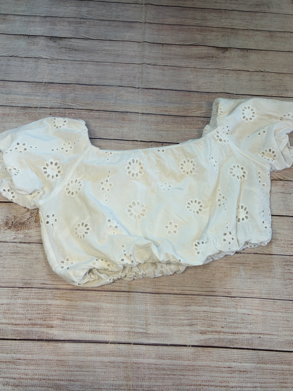 Wayf White Eyelet Puff Sleeve Crop Top Large